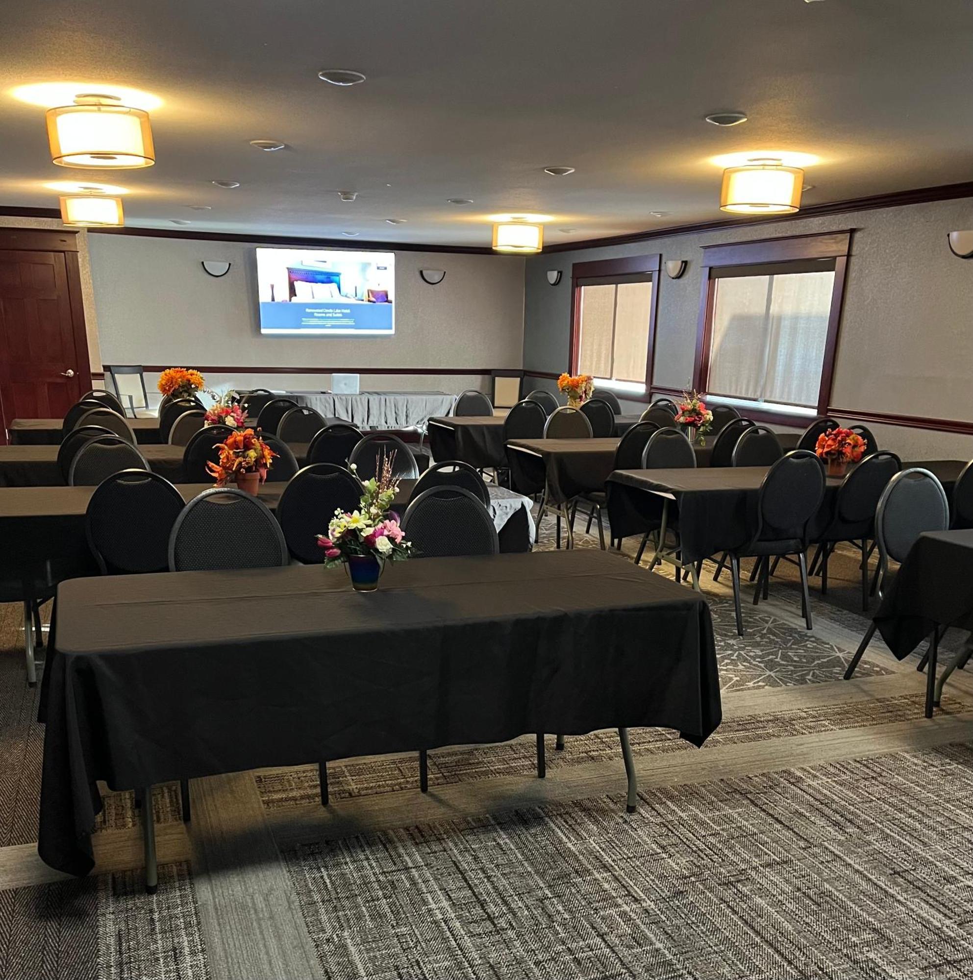 Fireside Inn And Suites Devils Lake Buitenkant foto