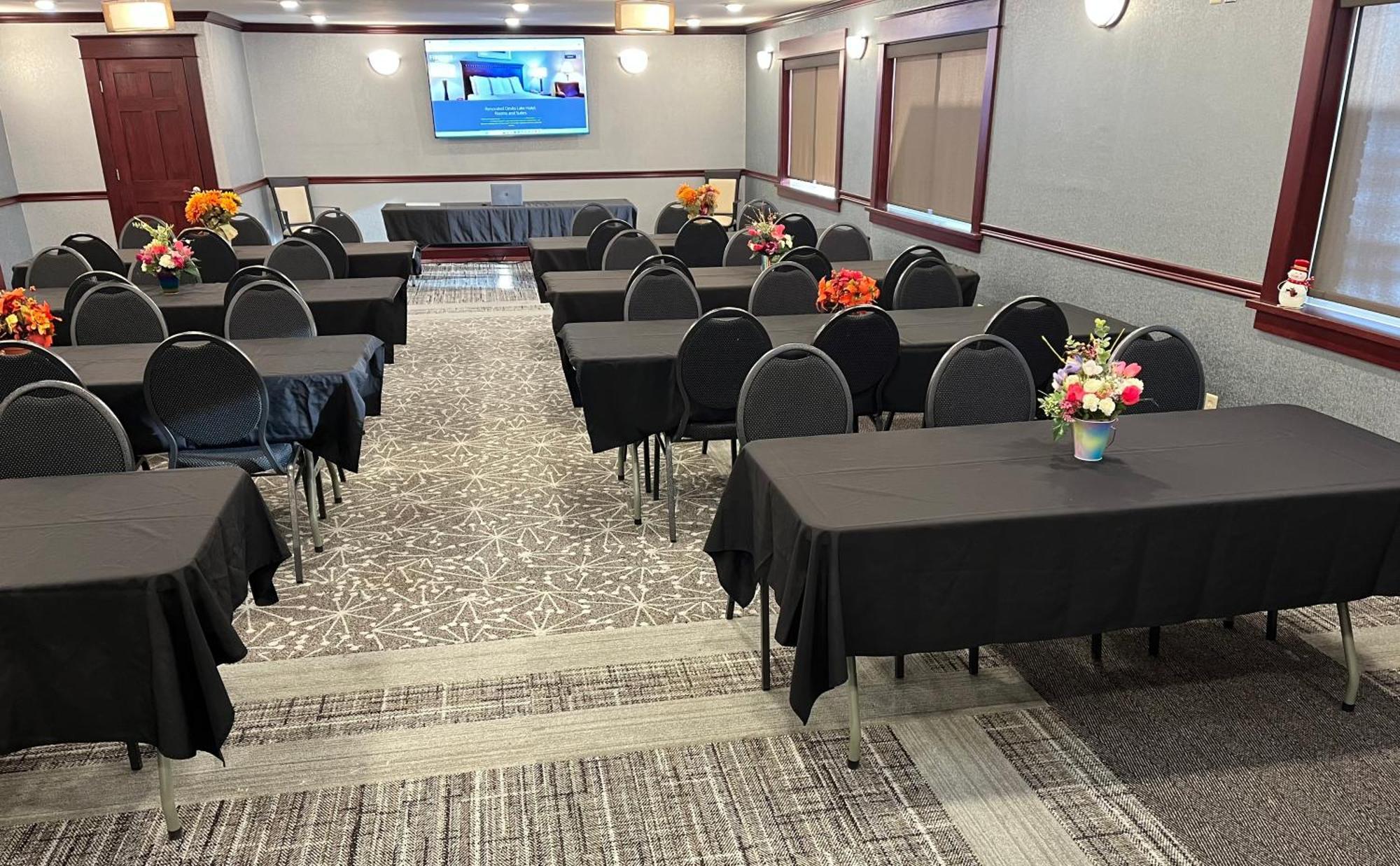 Fireside Inn And Suites Devils Lake Buitenkant foto