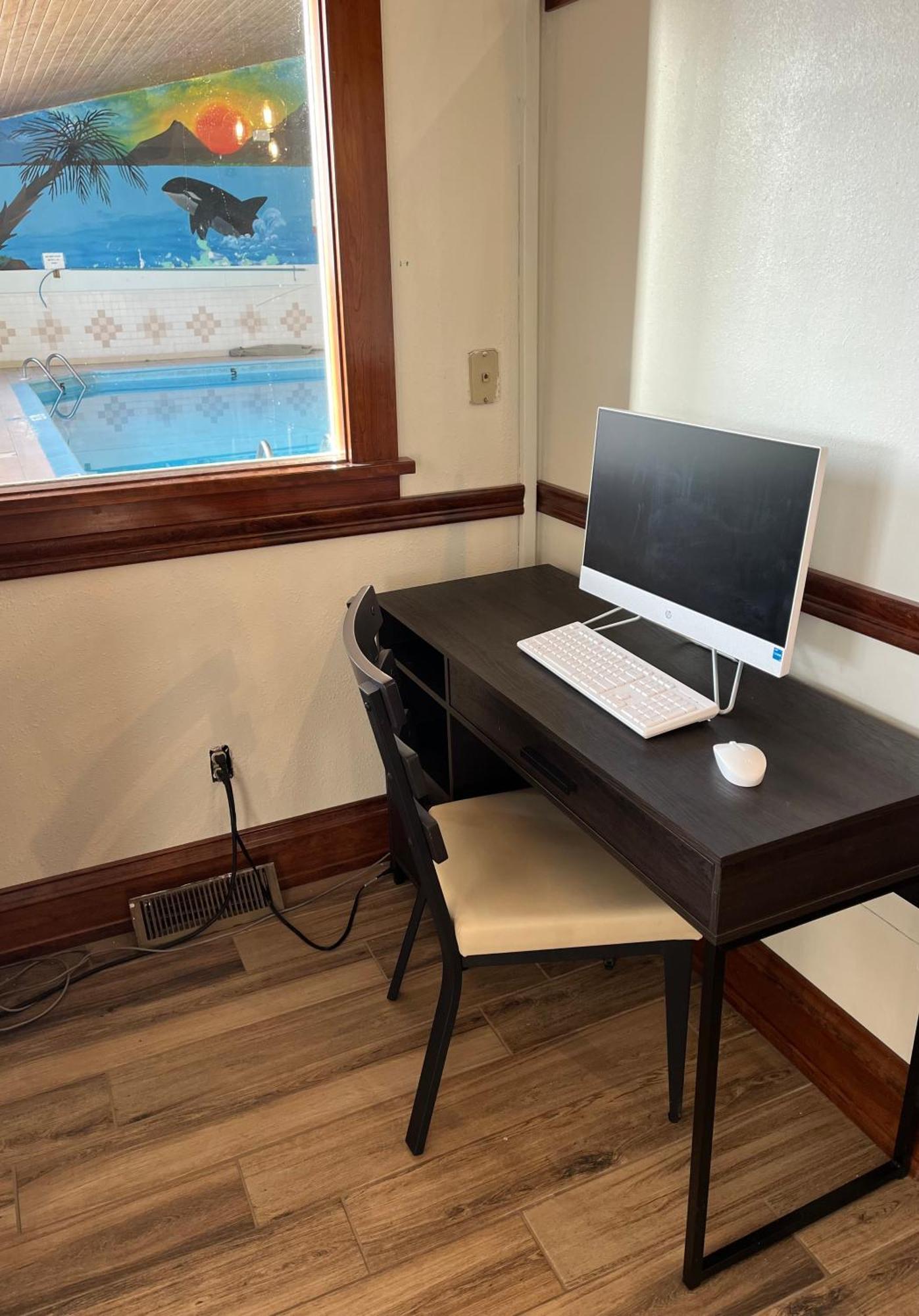 Fireside Inn And Suites Devils Lake Buitenkant foto