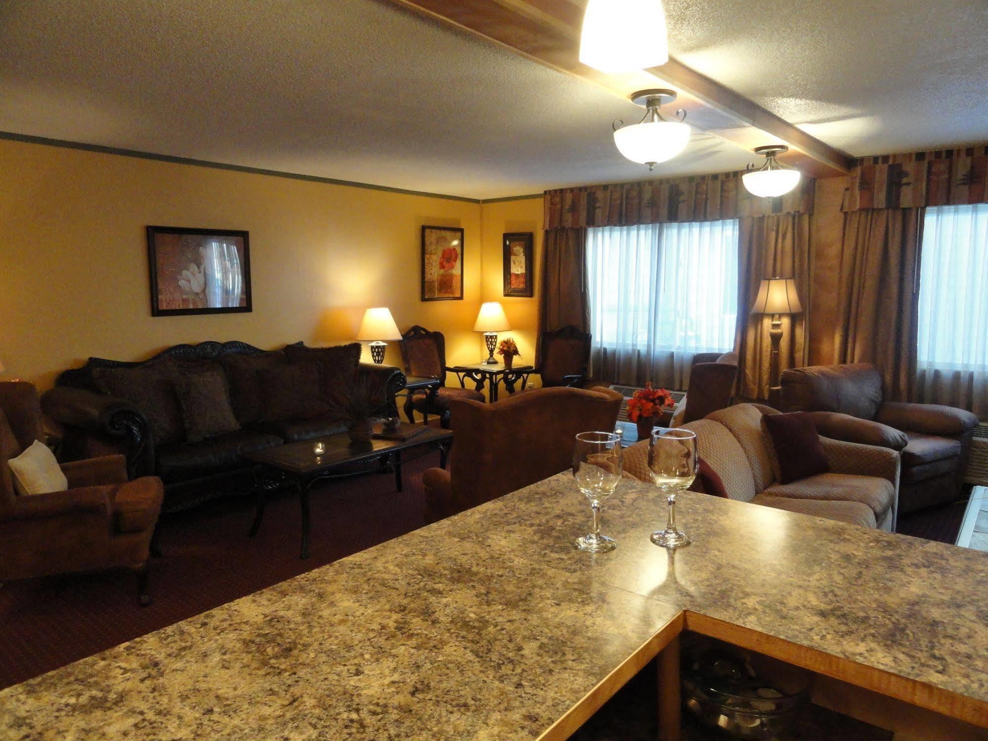 Fireside Inn And Suites Devils Lake Buitenkant foto