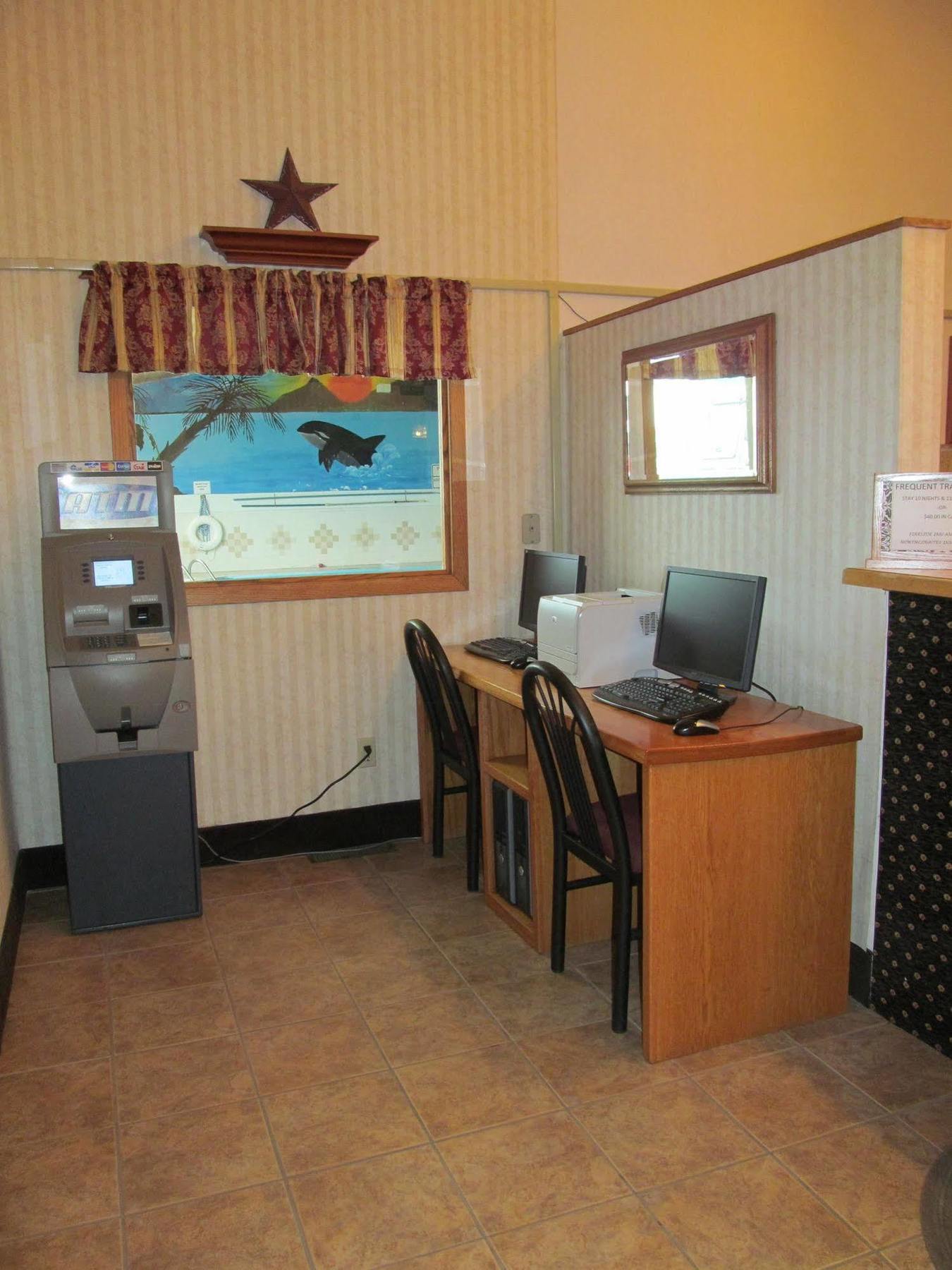 Fireside Inn And Suites Devils Lake Buitenkant foto