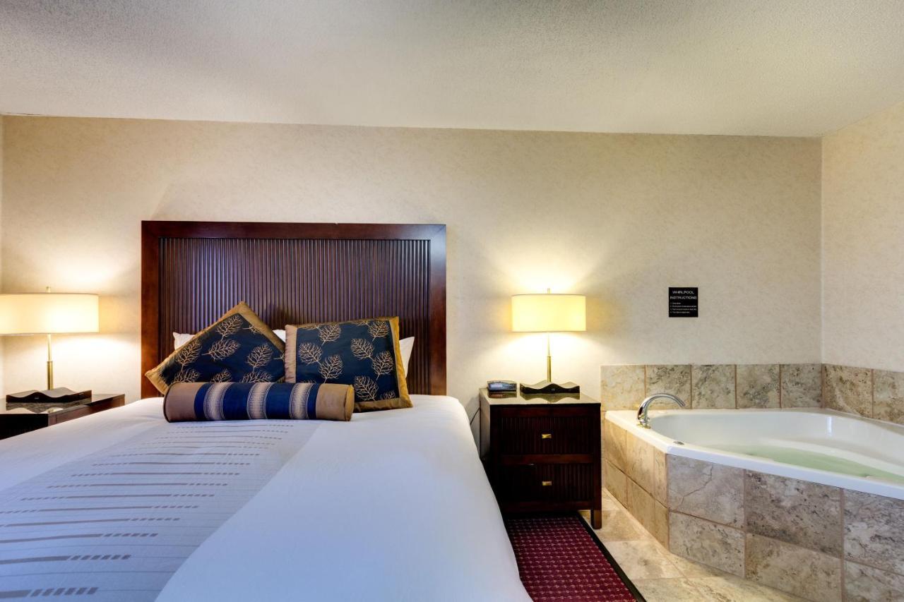 Fireside Inn And Suites Devils Lake Buitenkant foto