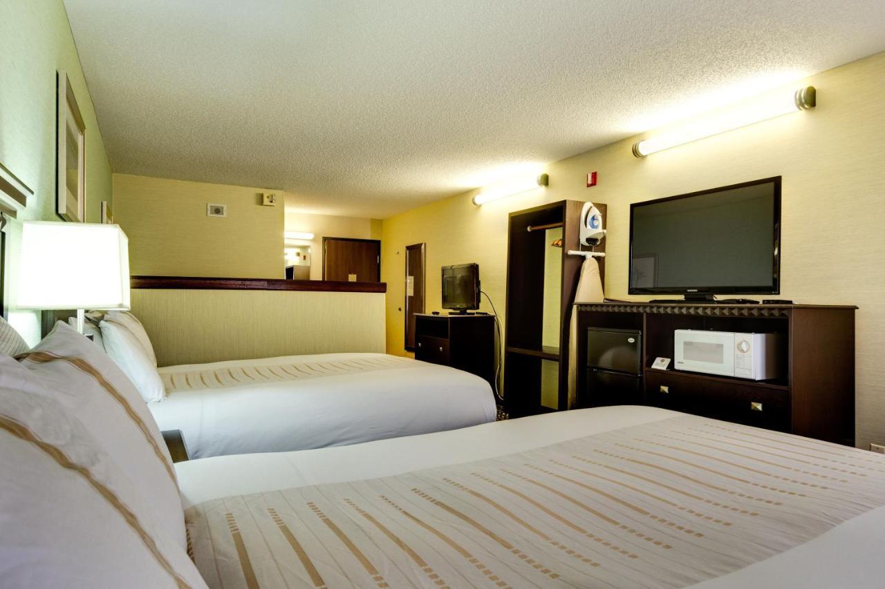 Fireside Inn And Suites Devils Lake Buitenkant foto