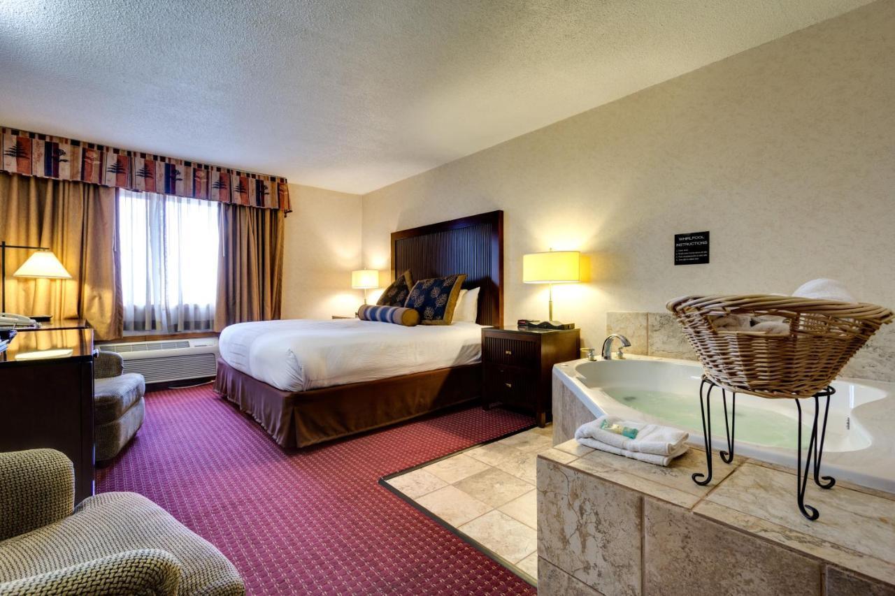 Fireside Inn And Suites Devils Lake Buitenkant foto