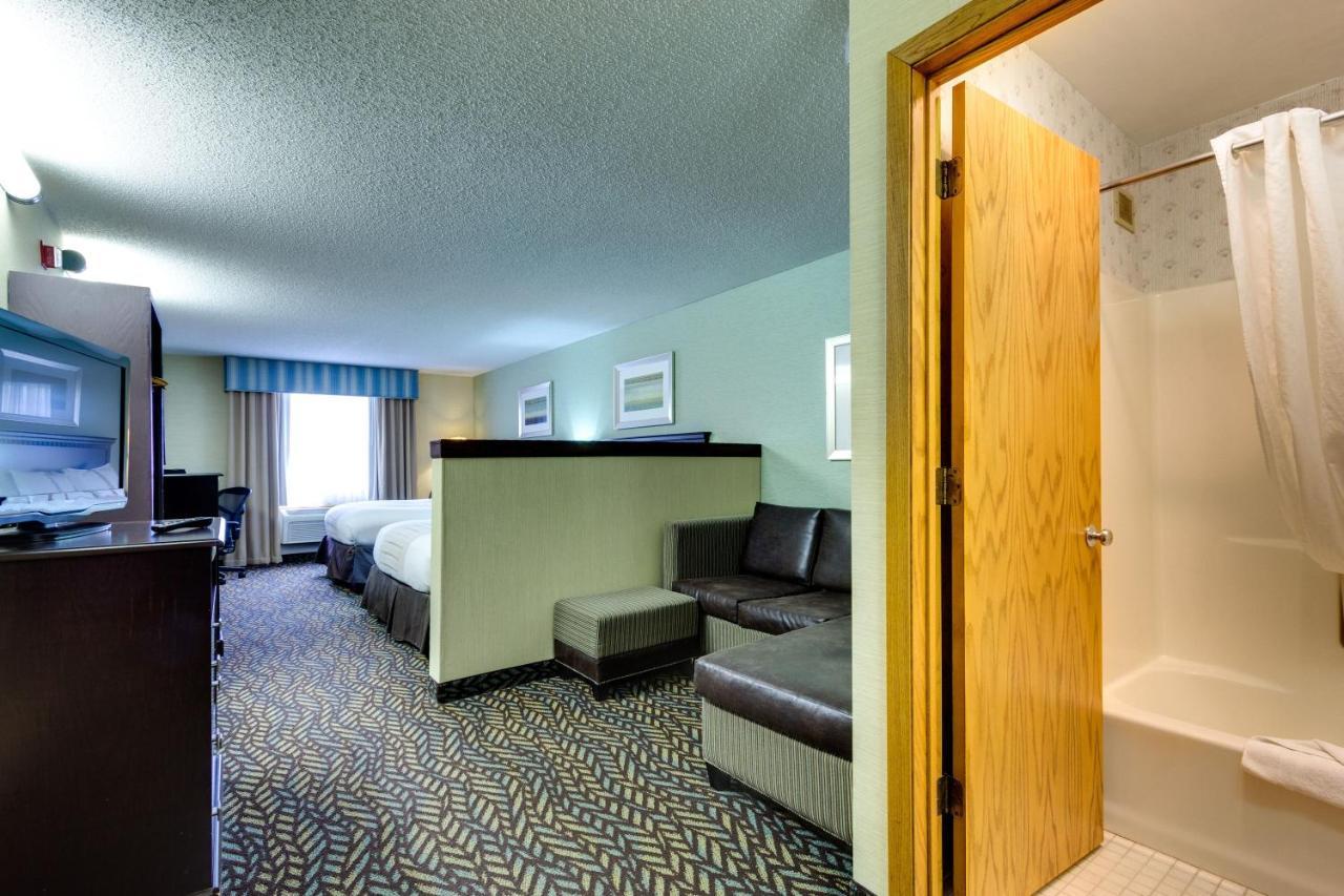 Fireside Inn And Suites Devils Lake Buitenkant foto