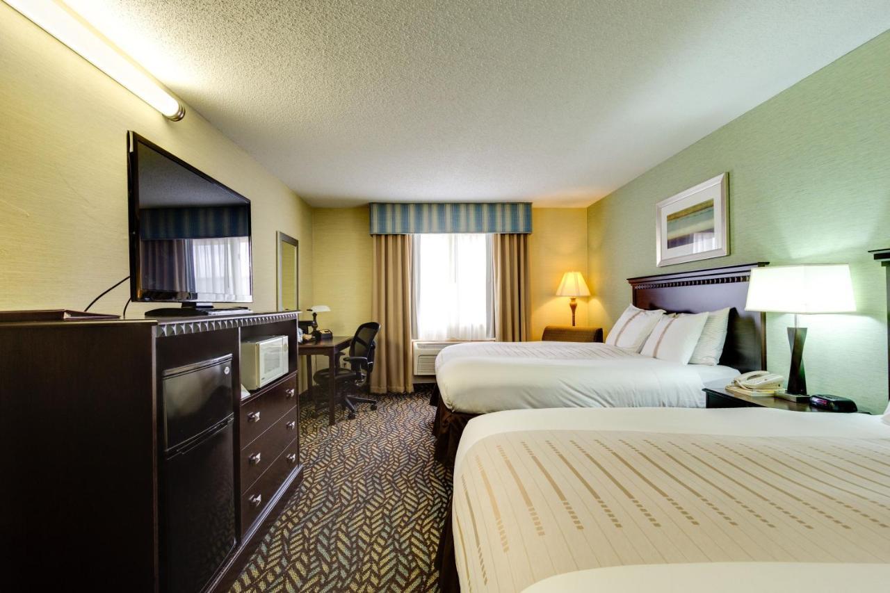 Fireside Inn And Suites Devils Lake Buitenkant foto