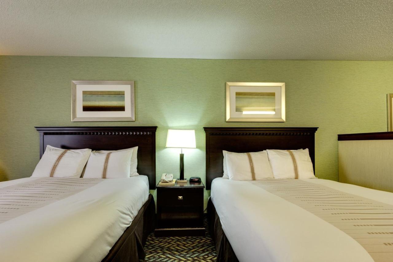 Fireside Inn And Suites Devils Lake Buitenkant foto