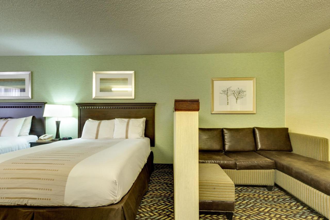 Fireside Inn And Suites Devils Lake Buitenkant foto