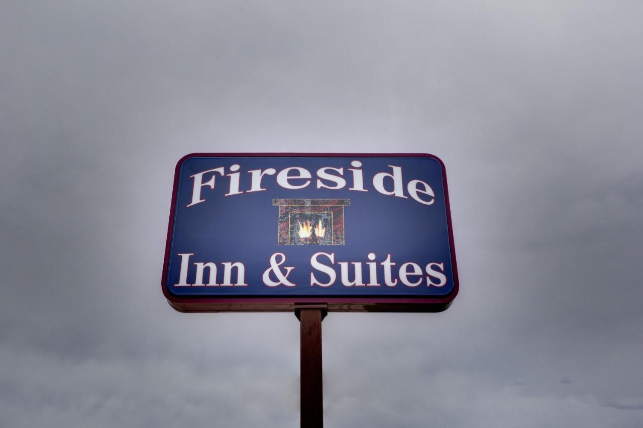 Fireside Inn And Suites Devils Lake Buitenkant foto